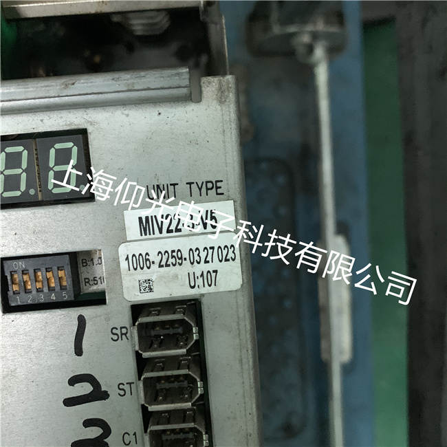 OKUMA大隈伺服驅(qū)動器MIVMIV0204A-1-B5出現(xiàn)故障