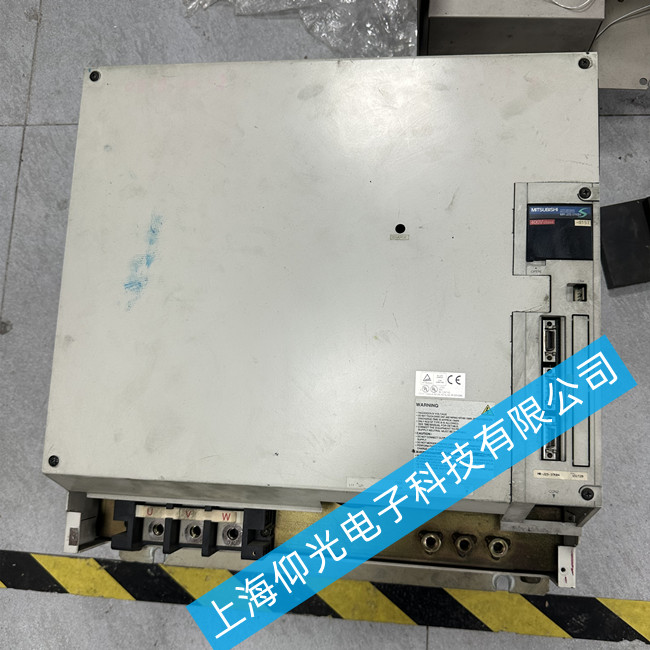 三菱伺服驅動器 MR-J2S-37KB4-S157報警顯示AL.10維修