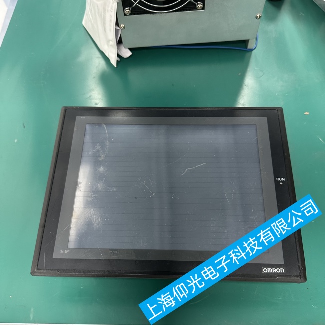 四川歐姆龍觸摸屏E32-TC200B4卡在開機界面無法繼續(xù)啟動故障維修售后點