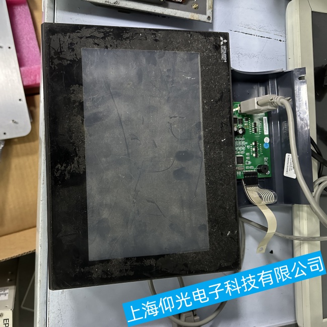 湖南三菱觸摸屏GT27系列有背光無字符故障維修質量保證