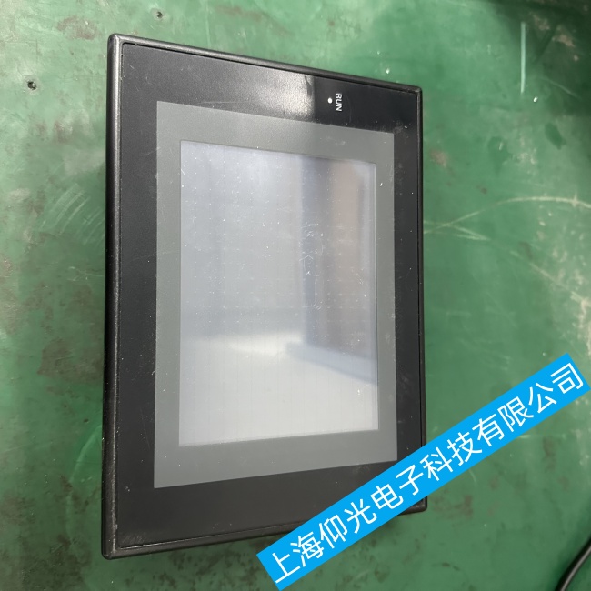 福建歐姆龍觸摸屏E32-TC200B4通電后反復閃屏不開機故障維修服務中心