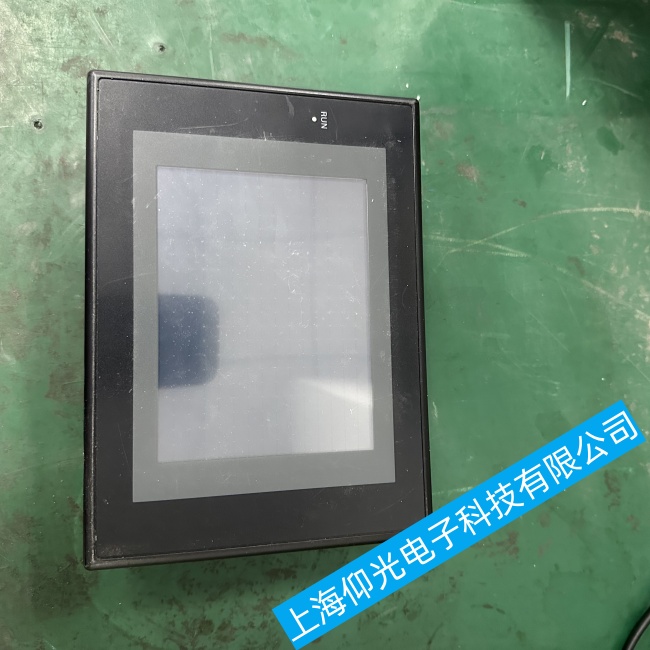 成都歐姆龍觸摸屏E32-TC200B4無法開機無顯示故障維修推薦廠家