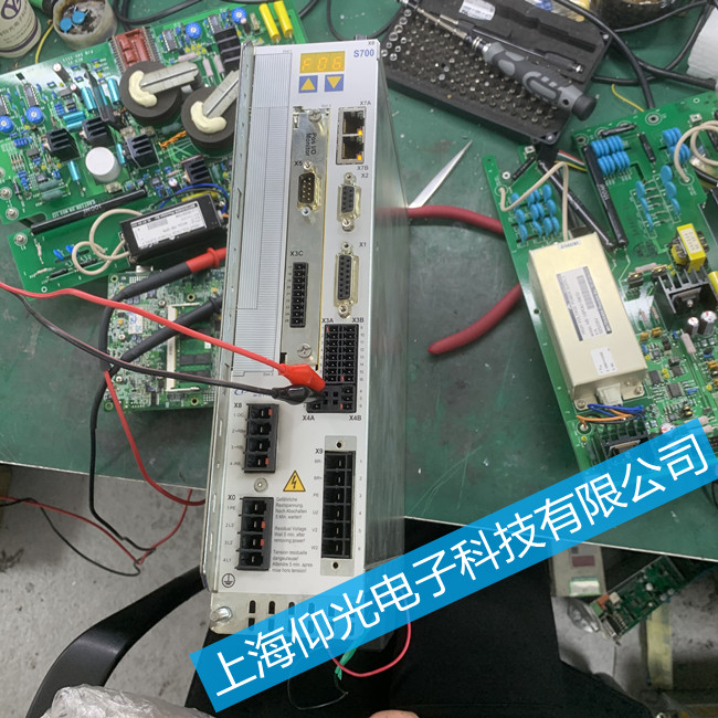 科爾摩根伺服驅動器AX2526-B750開機報警顯示F05故障維修